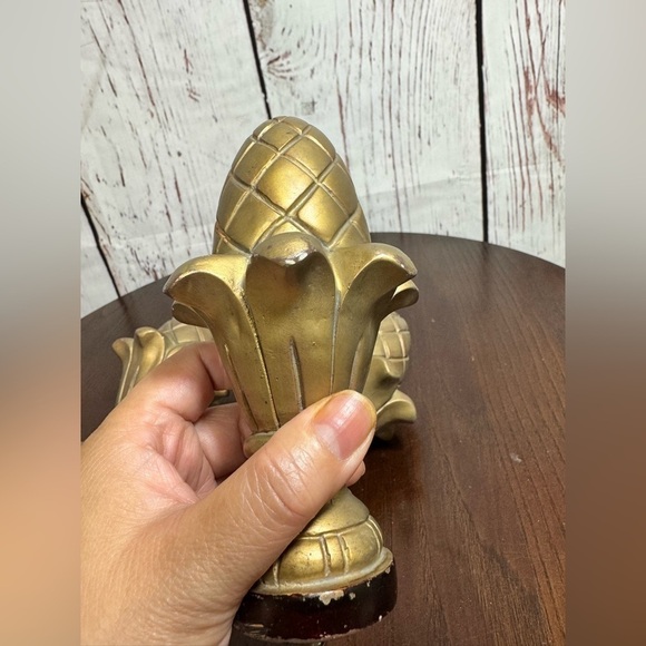Gold Brass Toned Resin Plaster Finials from Pier Imports  Perfect for Curtains! - Picture 11 of 16